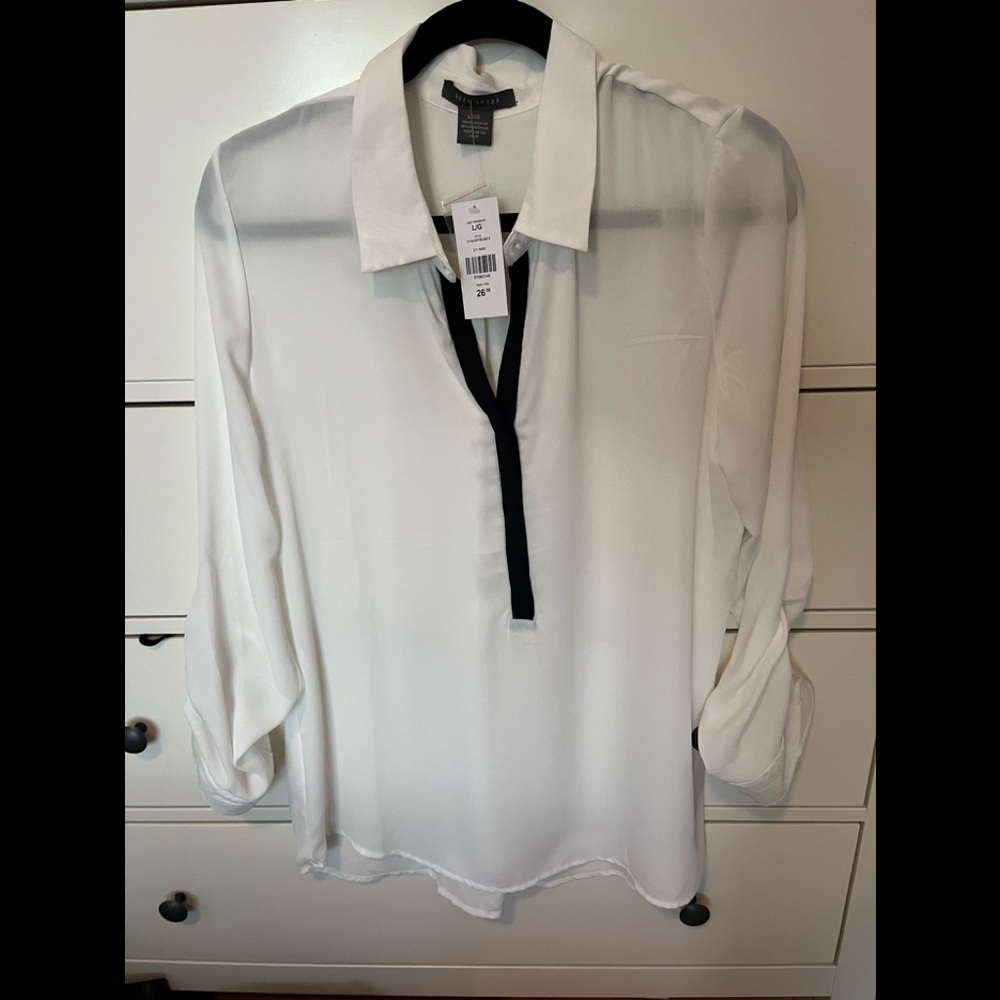 Classic White blouse NWT L